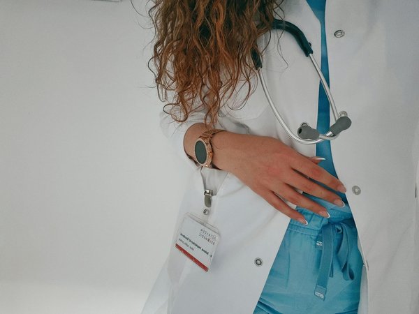 Smart strategies for uk moms-to-be: effectively easing second trimester headaches